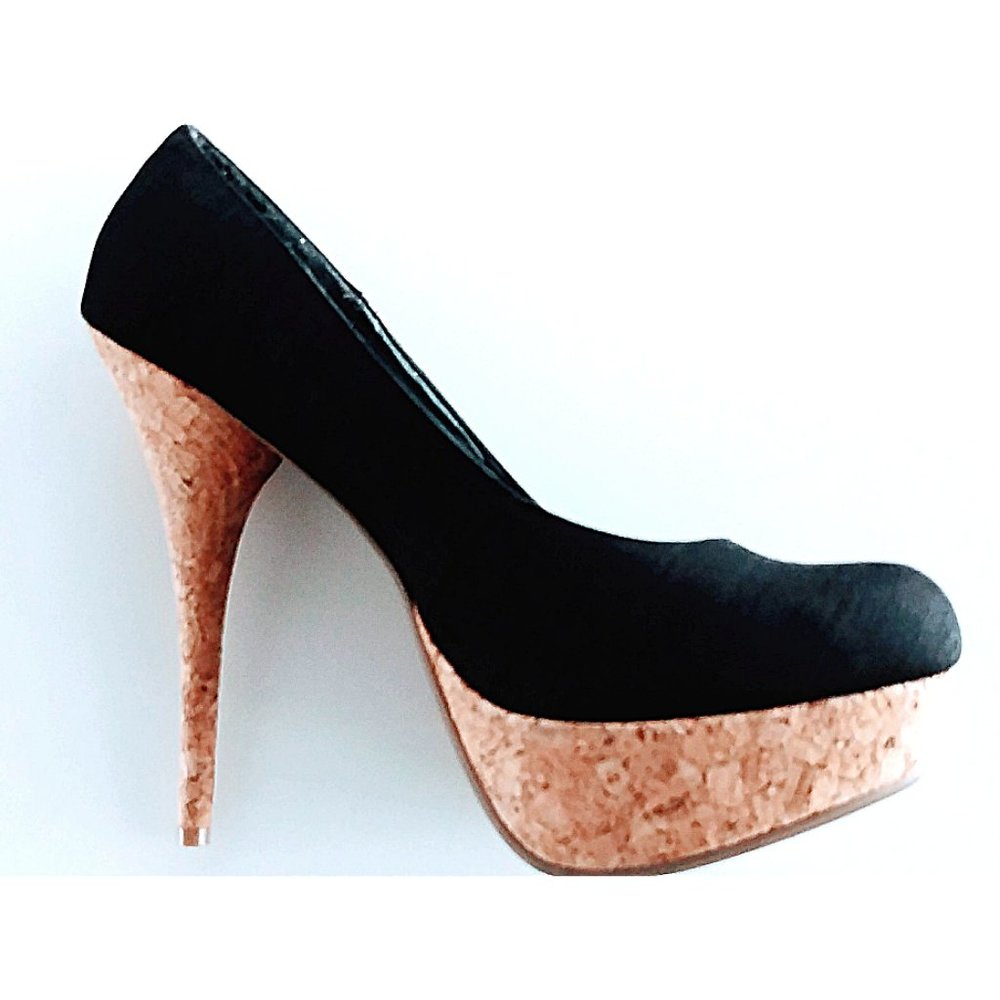 Black helels pump
